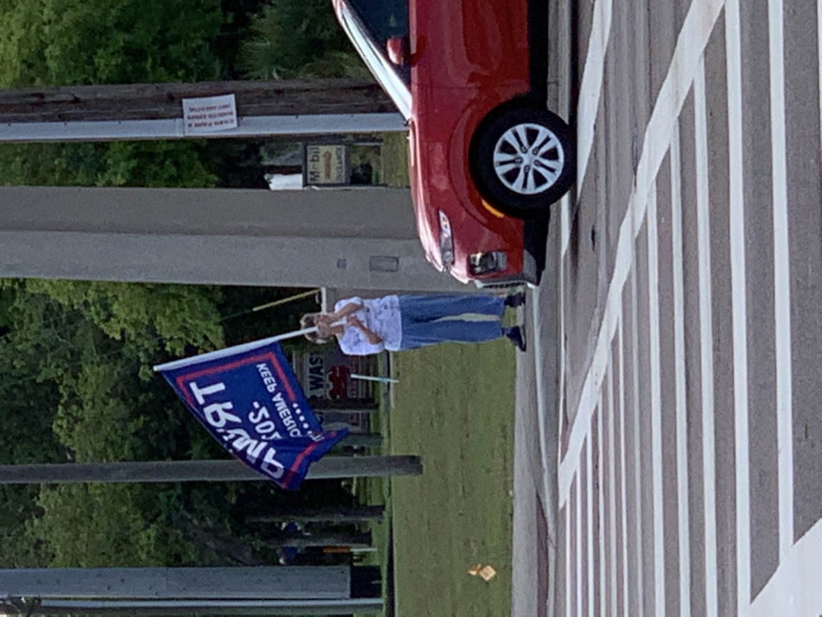 Trump flag rally at Mt Dora, 04-17-2020