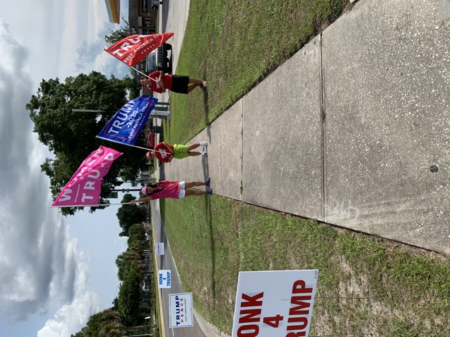 Trump flag rally at Umatilla, 05-29-2020